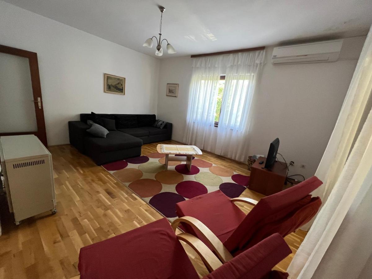 Apartmani Rosa Турань Екстер'єр фото